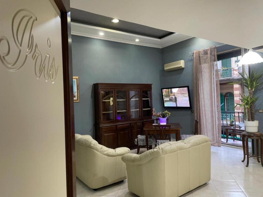 Hotel Iris Neapel Rum bild